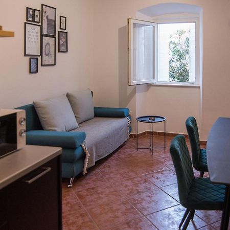Apartmani Stones Sutivan I エクステリア 写真